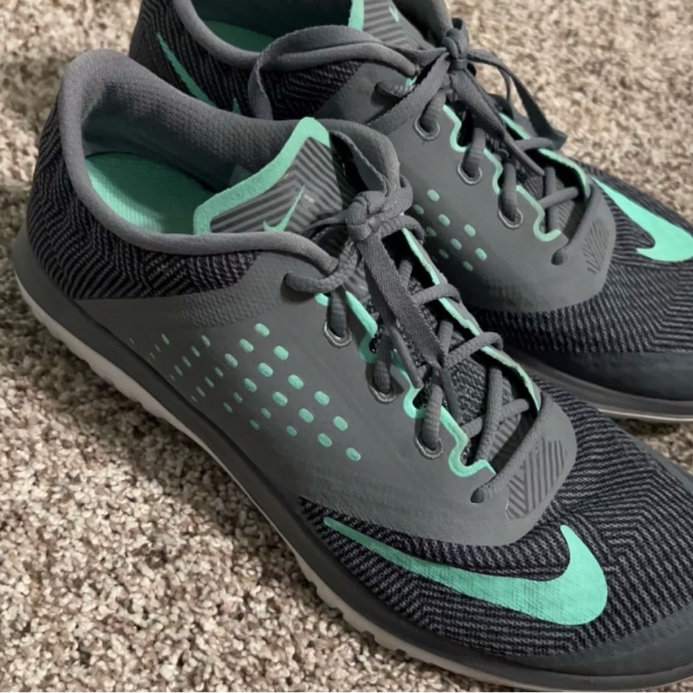 Womens Nike shoes